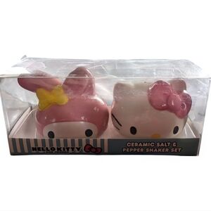 NEW Hello Kitty Salt and Pepper Shaker Set